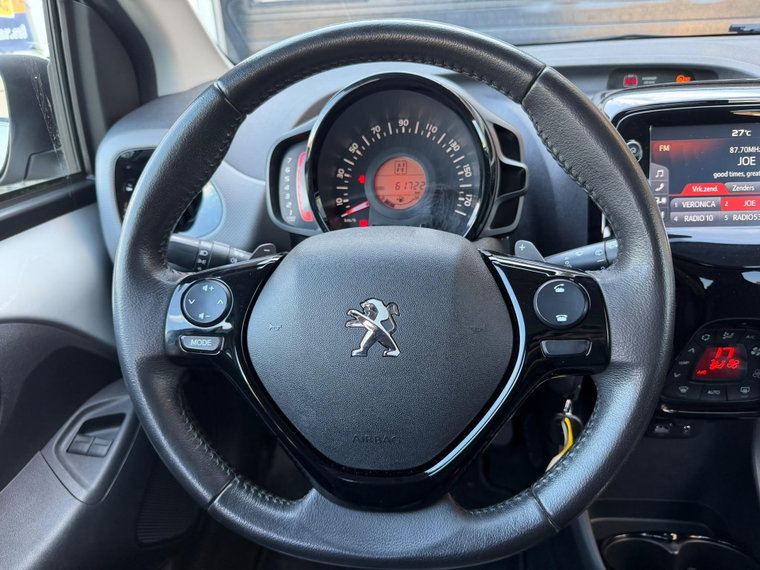 Vehicle Image 30