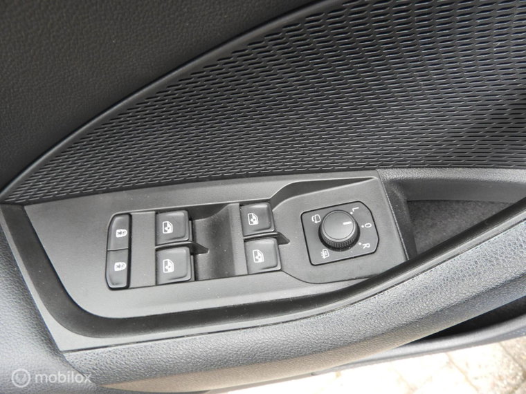 Vehicle Image 29