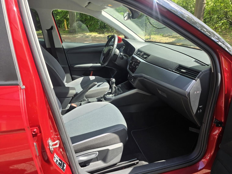Vehicle Image 16