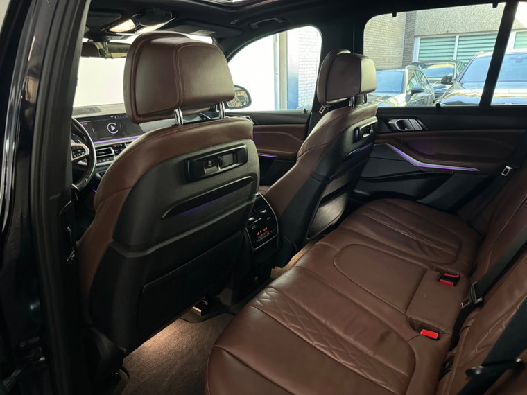 Vehicle Image 40