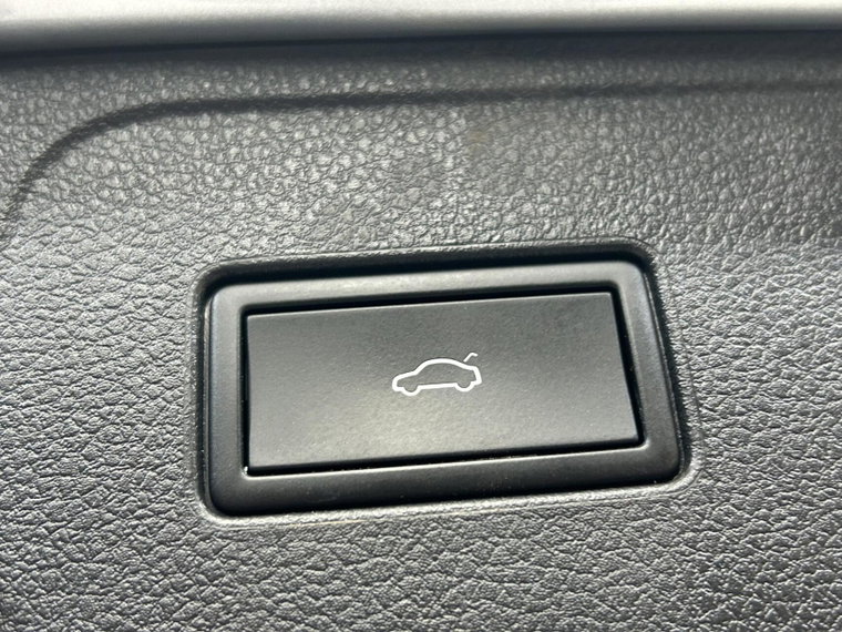 Vehicle Image 27