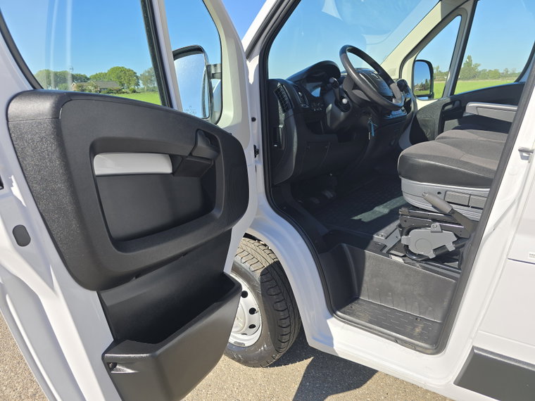Vehicle Image 17