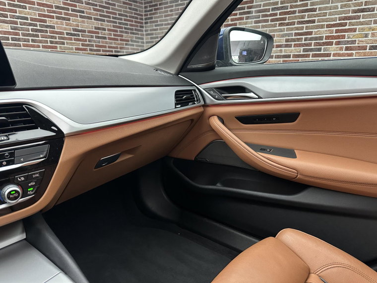 Vehicle Image 38