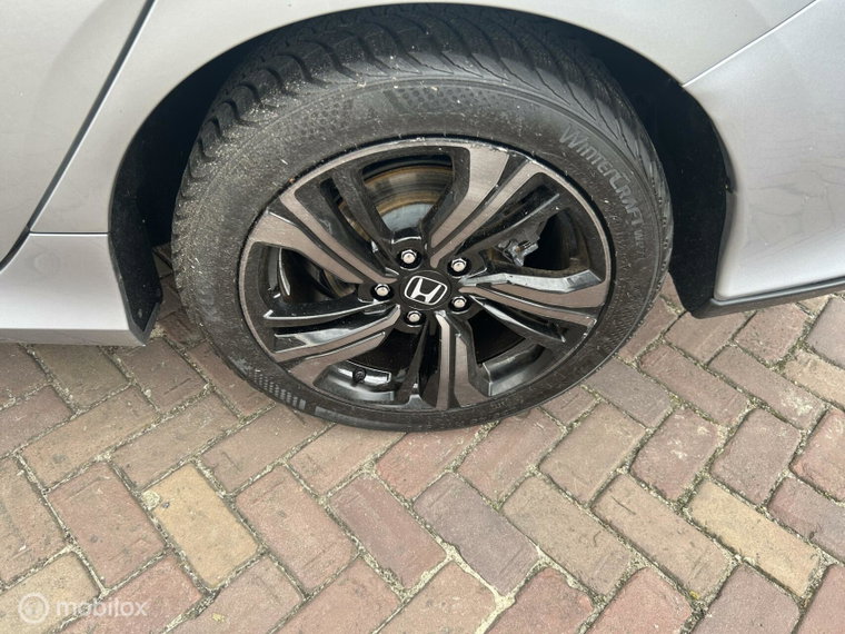 Vehicle Image 22