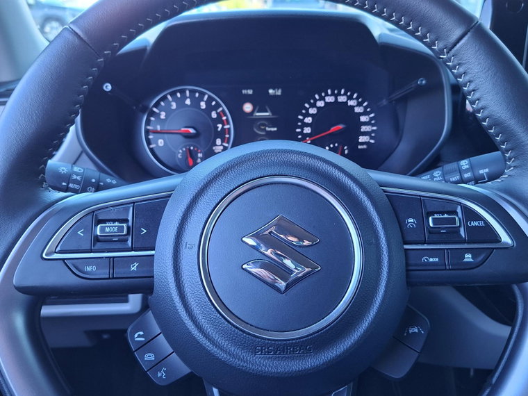 Vehicle Image 12
