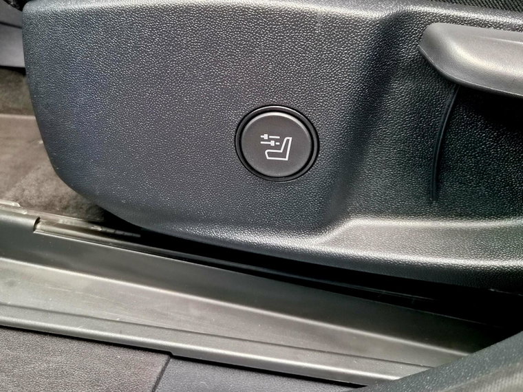 Vehicle Image 37