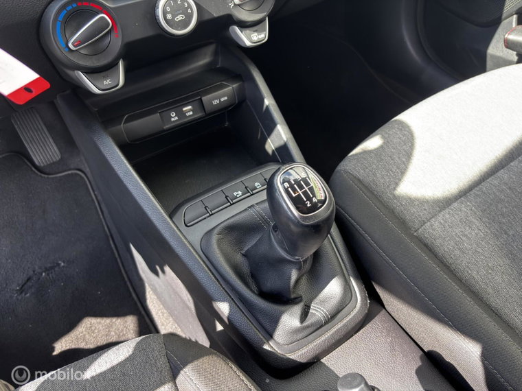 Vehicle Image 22