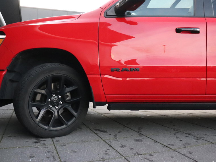 Vehicle Image 23