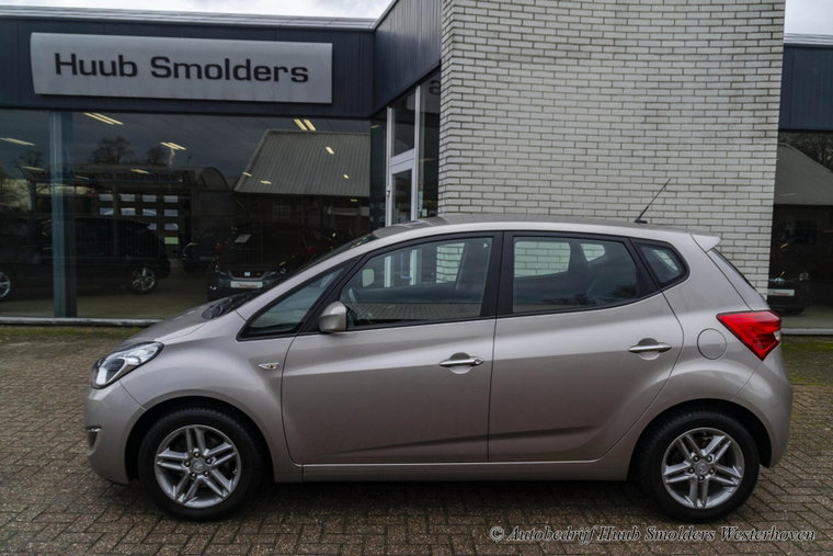 Vehicle Image 11