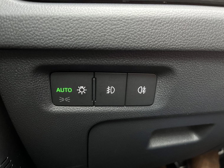 Vehicle Image 29