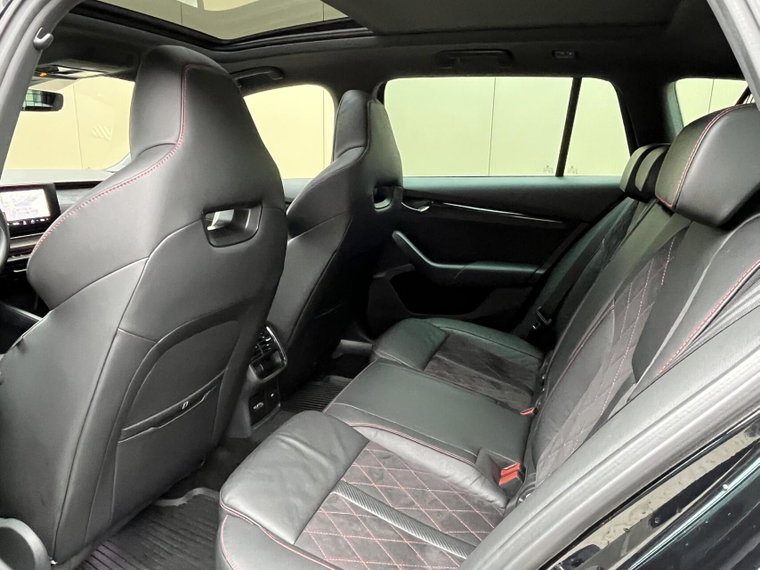 Vehicle Image 37