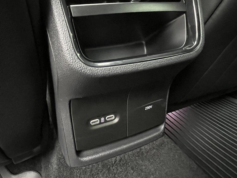 Vehicle Image 38