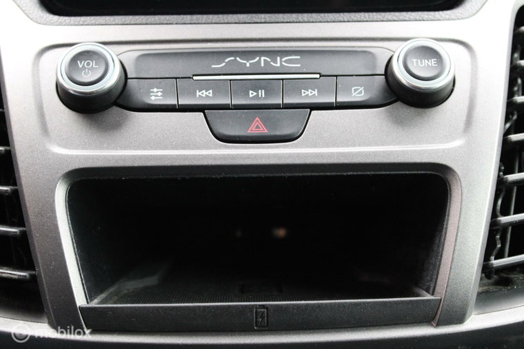 Vehicle Image 24