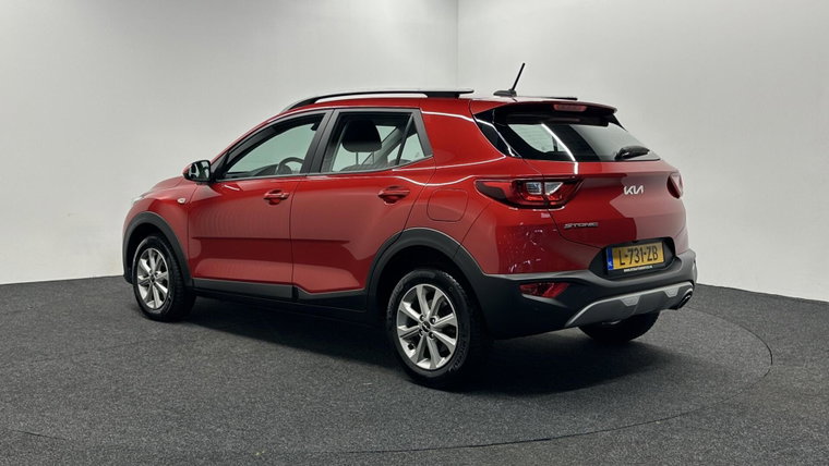 Vehicle Image 4