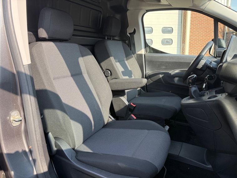 Vehicle Image 18