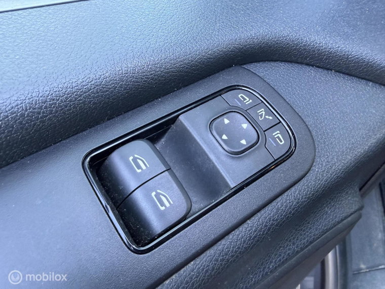 Vehicle Image 27