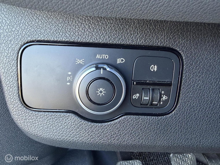 Vehicle Image 29