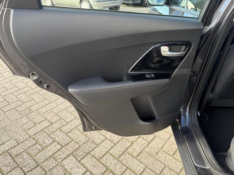 Vehicle Image 38