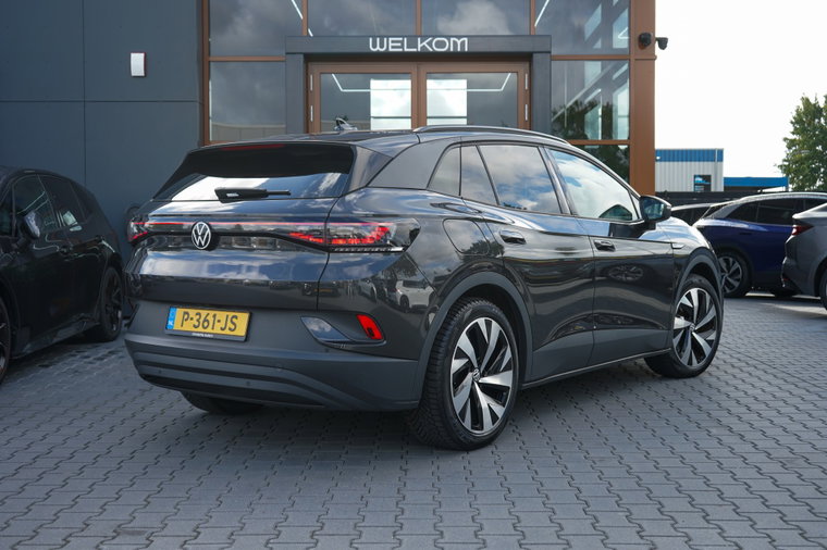 Vehicle Image 10