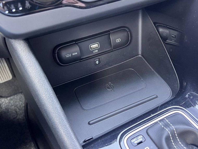 Vehicle Image 32