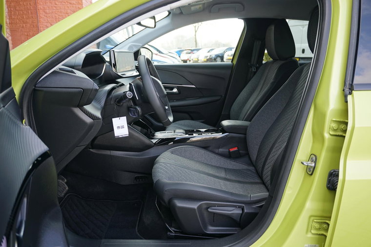 Vehicle Image 15