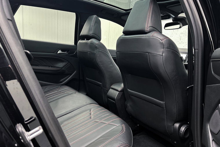 Vehicle Image 15