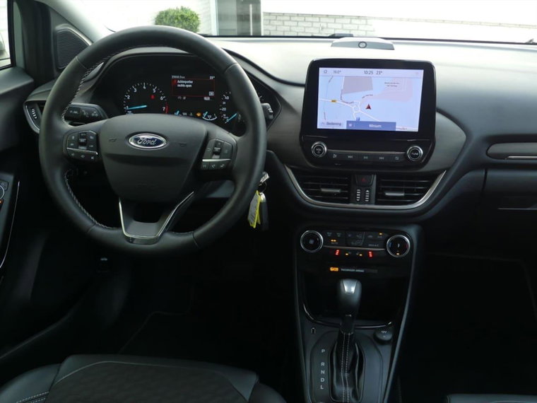 Vehicle Image 12