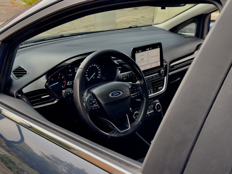 Vehicle Image 19