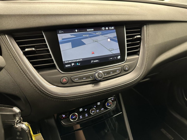 Vehicle Image 25