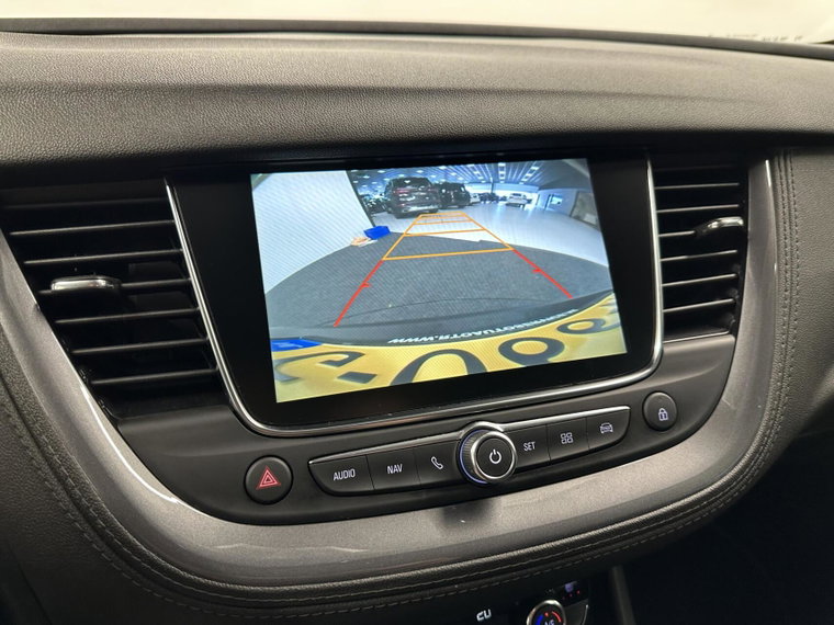 Vehicle Image 32