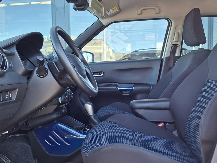 Vehicle Image 9