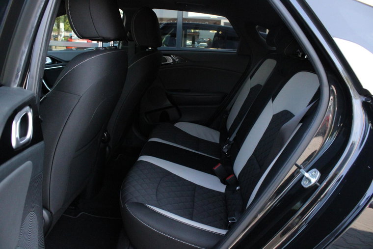 Vehicle Image 13