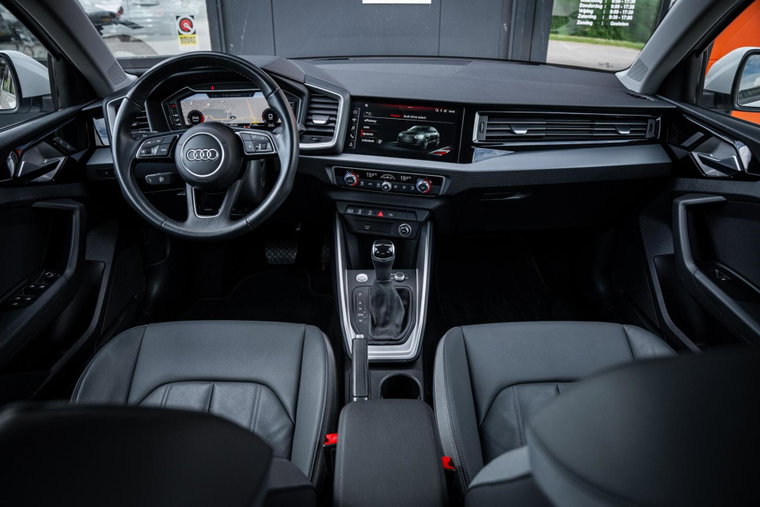 Vehicle Image 13