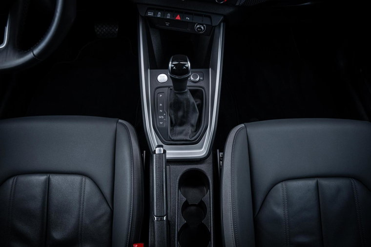 Vehicle Image 30