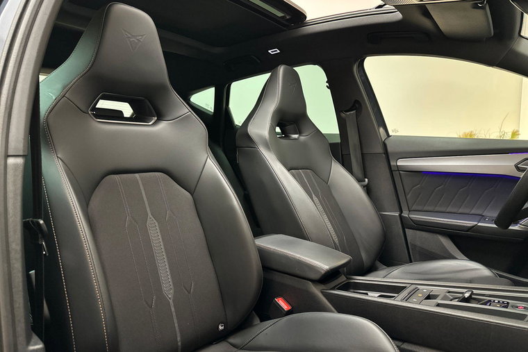 Vehicle Image 16