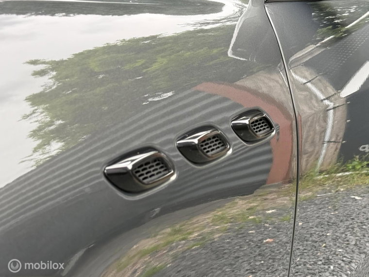Vehicle Image 24