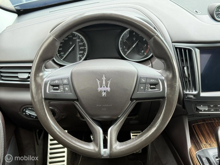 Vehicle Image 32