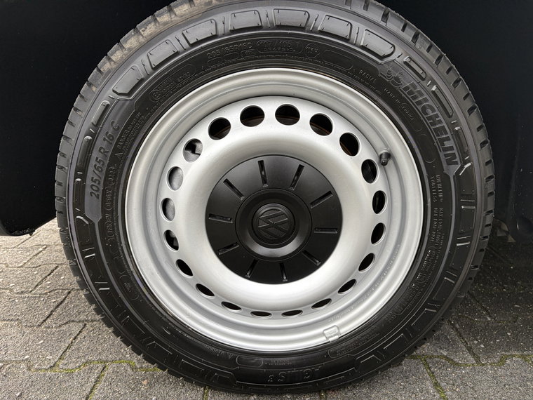 Vehicle Image 37