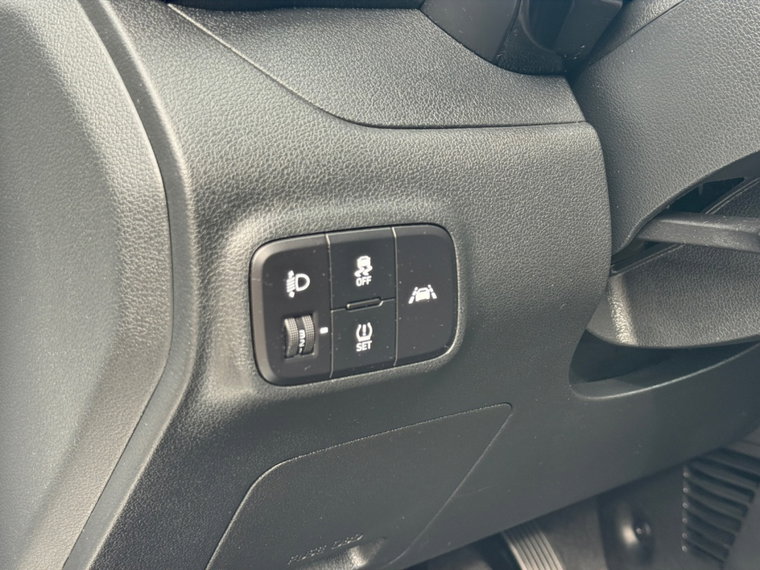Vehicle Image 24