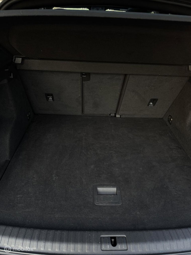 Vehicle Image 28