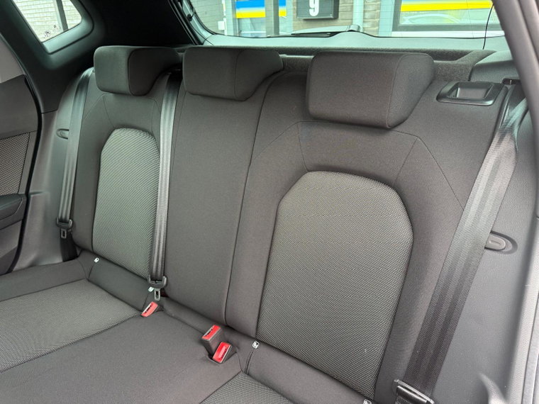 Vehicle Image 38
