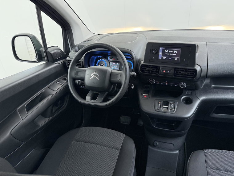 Vehicle Image 26
