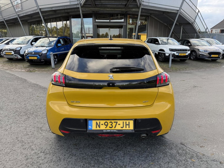 Vehicle Image 11