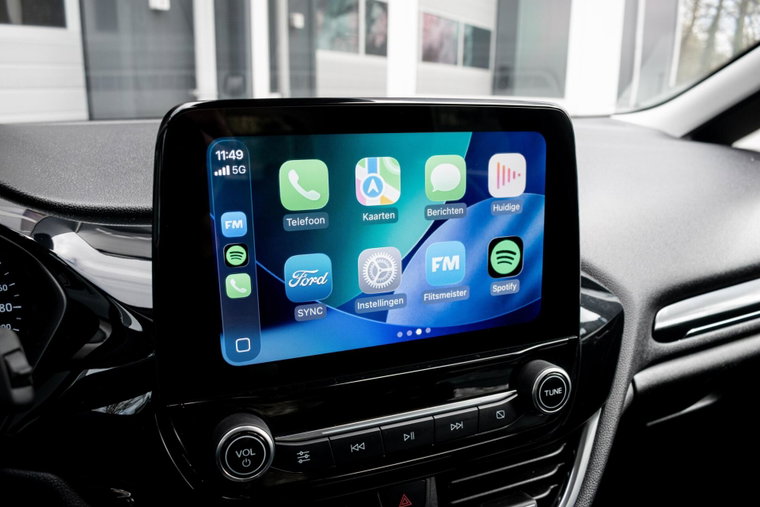 Vehicle Image 12
