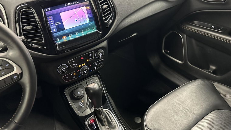 Vehicle Image 35