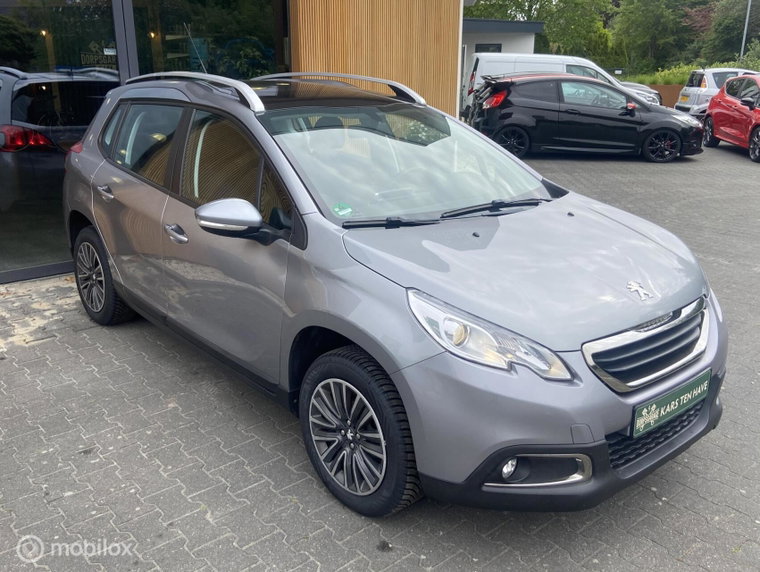 Vehicle Image 12