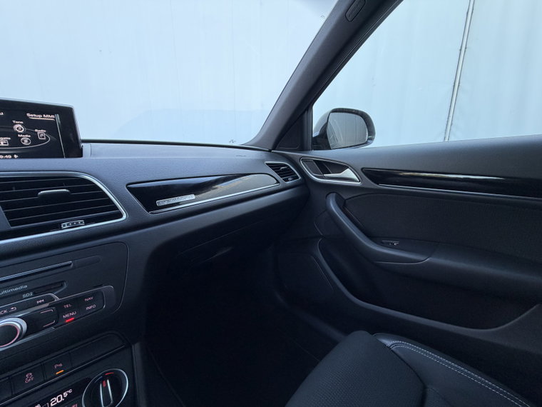 Vehicle Image 38