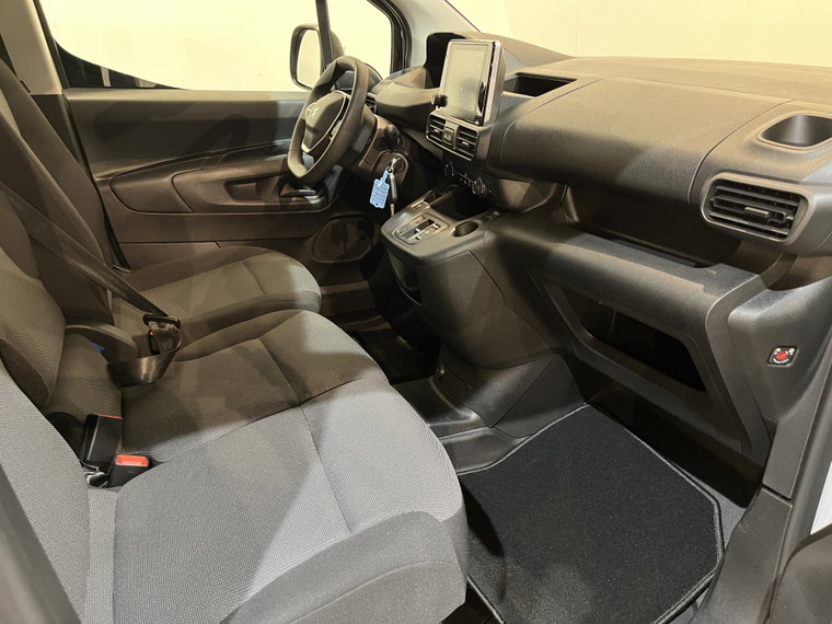 Vehicle Image 23
