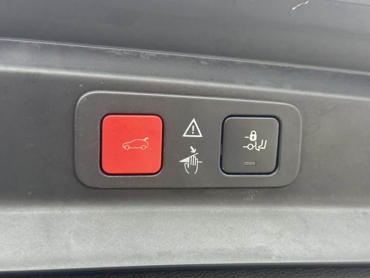 Vehicle Image 26
