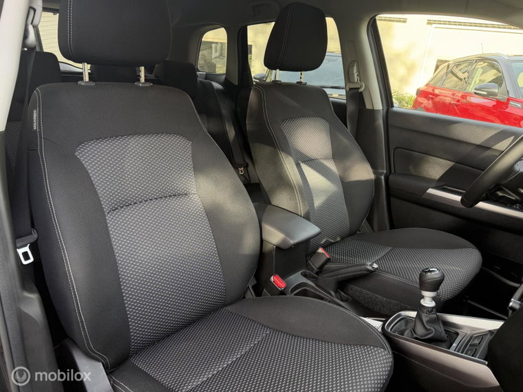 Vehicle Image 12